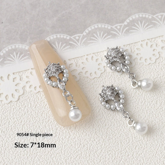 Accesorios de Decoración de Uñas con Moño de Circón Plateado - Image 10