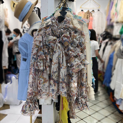 Blusa Elegante de Manga Larga con Volantes y Detalles Fluidos - Image 9