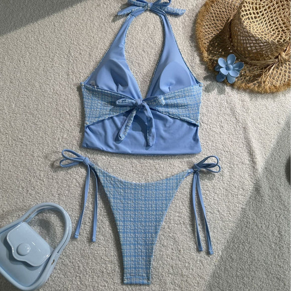 Conjunto de Baño Elegante con Top sin Mangas y Short de Encaje