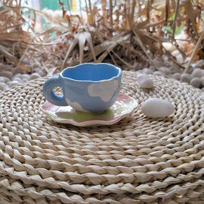 Taza de Café con Plato Decorado a Mano: Cielo Azul y Nubes Blancas - Image 4