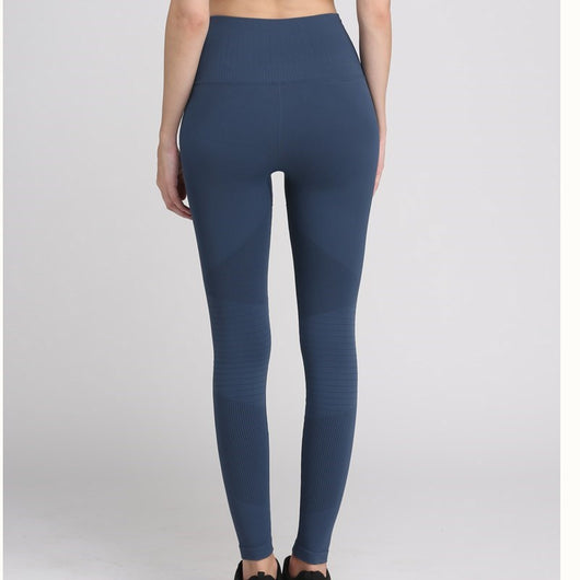 Leggings Cortos Deportivos para Yoga y Fitness - Image 3