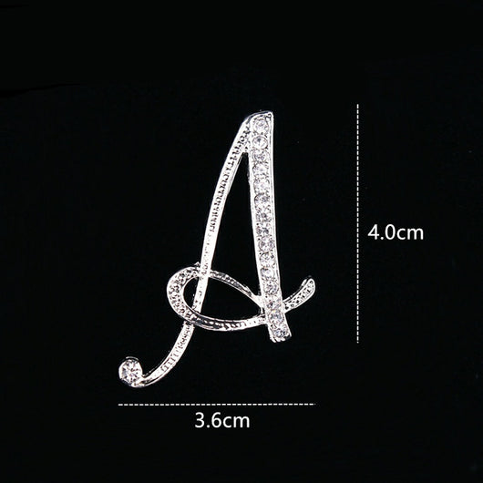Broche de letra con diamantes - Image 3