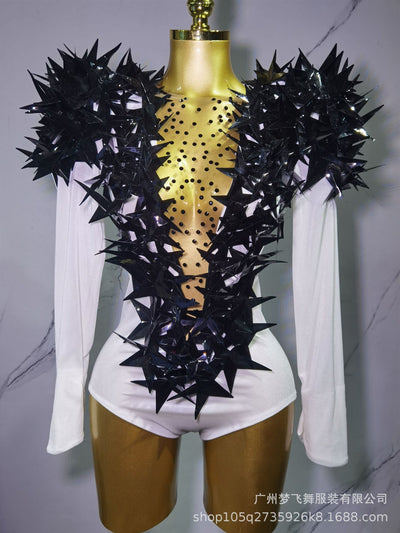 Jumpsuit Dorado con Hombreras Acolchadas y Estrella Tridimensional - Image 20