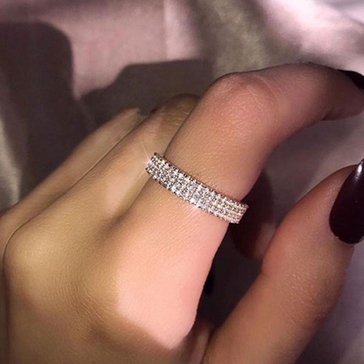 Anillo de Diamantes Princesa Triple Fila - Image 2