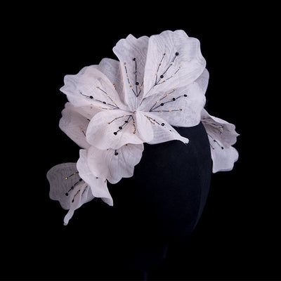 Corona Nupcial de Seda Artesanal con Flores - Image 6