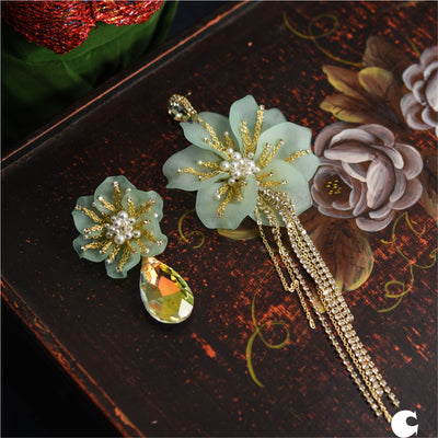 Aretes de Resina Camelia Hechos a Mano - Diseño Artesanal Exclusivo - Image 9