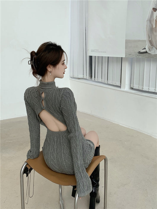 Falda Larga Elegante con Halter y Mangas Largas - Image 6