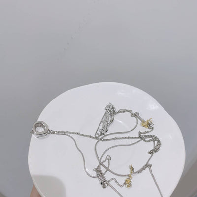 Broche Minimalista de Personalidad Fría - Accesorio Versátil para Looks Modernos - Image 3