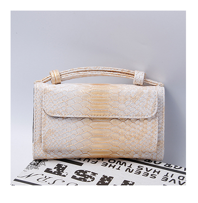 Cartera Clutch con Patrón Serpiente y Cadena Desmontable - Image 31