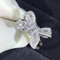 Anillo de Diamante Simulado con Moño - Joya de Lujo y Elegancia para Novia