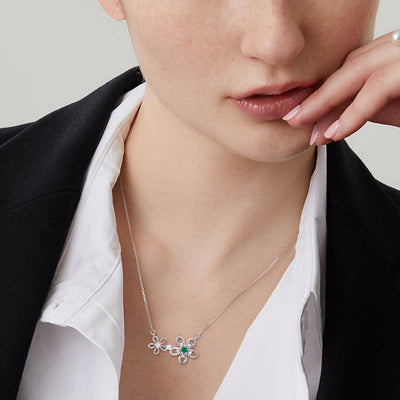 Collar de Plata S925 con Colgante Esmeralda - Diseño Floral Elegante para Toda la Familia - Image 2