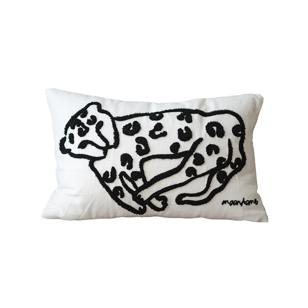 Funda de Almohada Nordic con Bordado de Líneas Blancas y Negras - Image 6