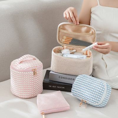Juego de Bolsas de Viaje para Maquillaje de Franela - Set de 4 Piezas - Image 3