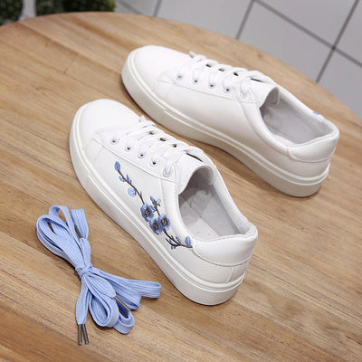 Tenis Blancos Bordados Estilo Urbano para Estudiantes - Image 2