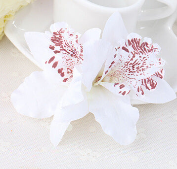 Pasador Floral Doble Orquídea Tailandesa para Novia - Accesorio para el Cabello - Image 7