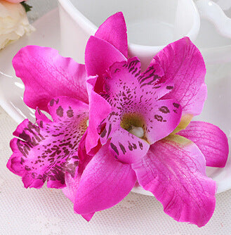 Pasador Floral Doble Orquídea Tailandesa para Novia - Accesorio para el Cabello - Image 10