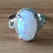 Anillo de Ópalo Elegante para Mujer - Joya de Moda Contemporánea