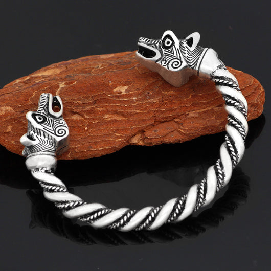 Pulsera Vikinga Nórdica Personalizada para Hombre - Diseño Lobo Celta - Image 4
