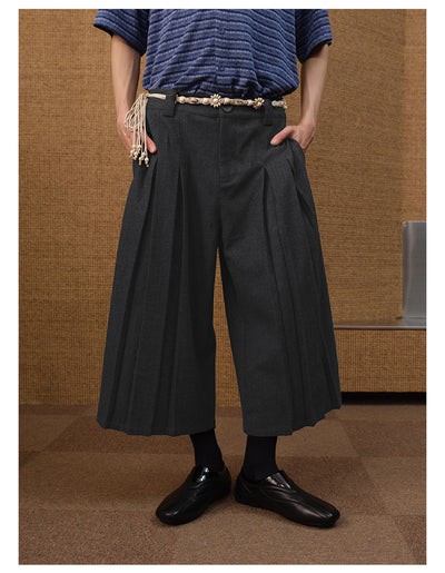 Pantalones Plisados Grises con Detalle Floral - Largo Siete Cuartos - Image 5