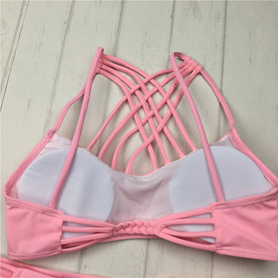 Bikini Bandage Rosa con Cortes Estratégicos - Traje de Baño Sexy Halter - Image 3