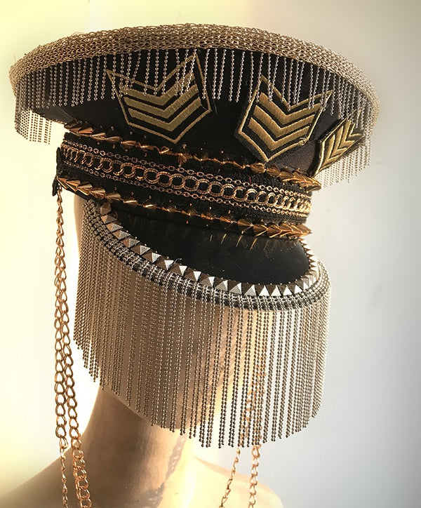 Sombrero Punk Dorado con Remaches y Flecos para DJ y Artistas - Image 5
