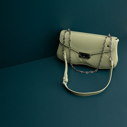 Bolso Bandolera de Cuero Diseño Compacto - Image 9