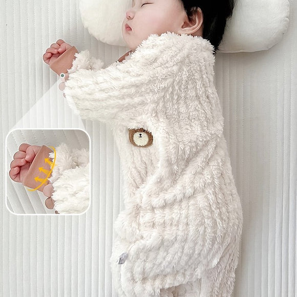 Pijama con Pies para Bebé en Terciopelo Cálido
