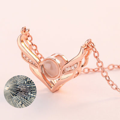 Collar de Alas Declaración de Amor en Cien Idiomas