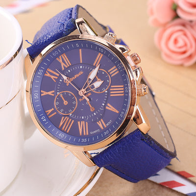 Reloj Digital de Cuero con Tres Esferas - Diseño Clásico Beige - Image 3