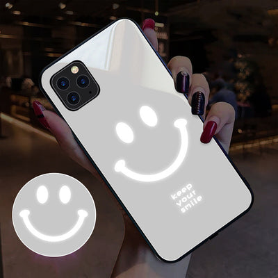 Funda para iPhone con Cara Sonriente y Flash LED Interactivo - Image 15