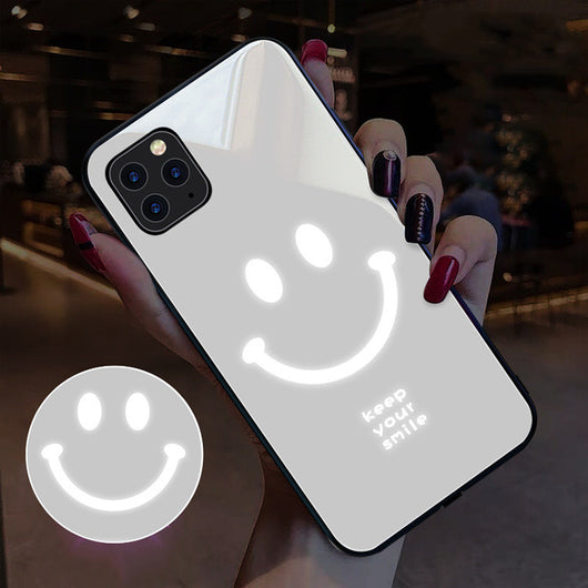 Funda para iPhone con Cara Sonriente y Flash LED Interactivo - Image 15