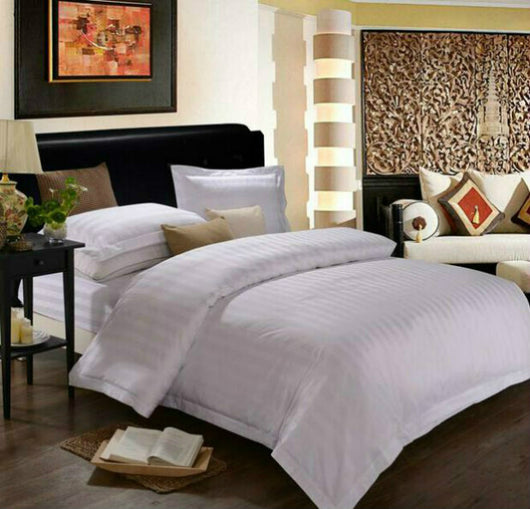 Juego de Cama de Hotel de Cuatro Piezas - Image 4
