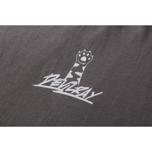 Playera Anime Suelta Gris de Manga Corta Casual - Image 4