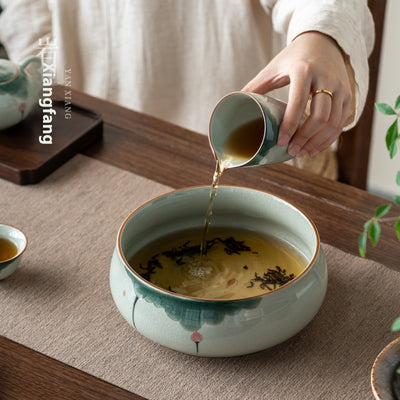 Recipiente de Té Loto Agrietado Pintado a Mano - Cerámica Esmaltada para Ceremonia del Té - Image 3