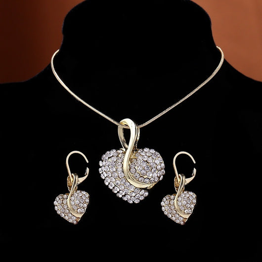 Aretes y Collar de Circonita en Forma de Corazón - Image 19