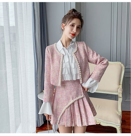Conjunto Elegante de Chaqueta Tweed y Blusa Plisada para Mujer - Image 9