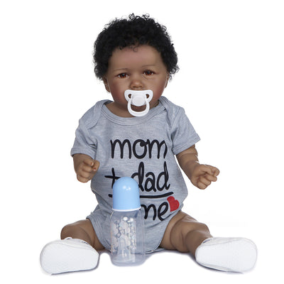 Muñeco Reborn Saskia de 22 Pulgadas - Niño Afrodescendiente Realista - Image 12