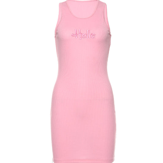 Vestido Tejido Rosa con Cintura Ajustable y Chaleco Estampado