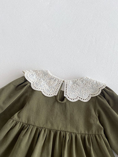 Vestido Princesa Niña con Cuello de Encaje y Solapas - Image 22