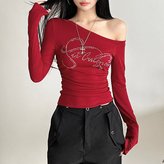 Blusa Fuera del Hombro con Detalle de Letras y Escote Asimétrico - Image 14