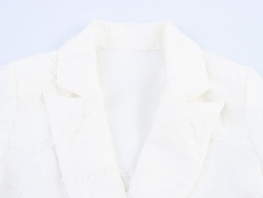 Abrigo de Mujer con Textura de Borlas Elegante - Image 16