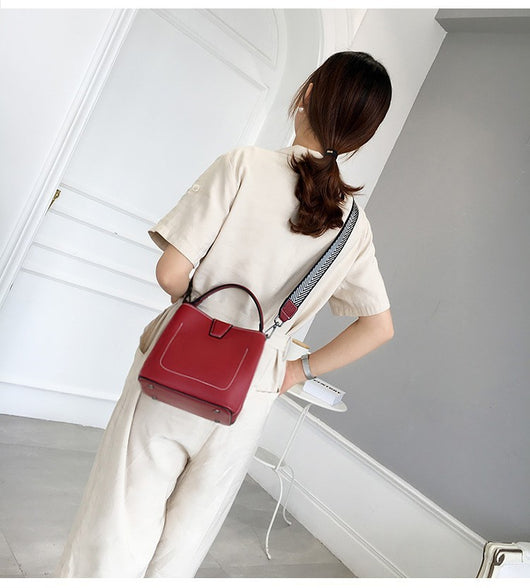 Bolso Bucket Crossbody de Moda para Mujer con Correa Ancha - Image 13
