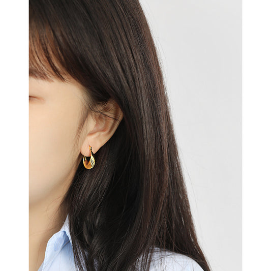 Aretes de plata esterlina con diseño retorcido y acabado brillante - Image 2