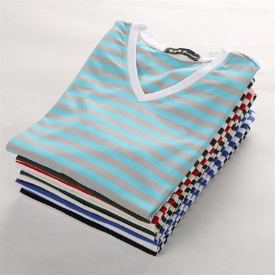 Camiseta de Algodón con Cuello en V y Rayas