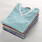 Camiseta de Algodón con Cuello en V y Rayas