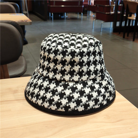 Gorra Pescador Pata de Gallo Clásica Blanco y Negro con Visera Grande - Image 6