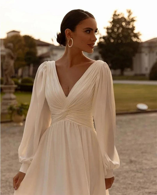 Vestido de Novia Gasa Satinada Escote Profundo Manga Larga - Image 12