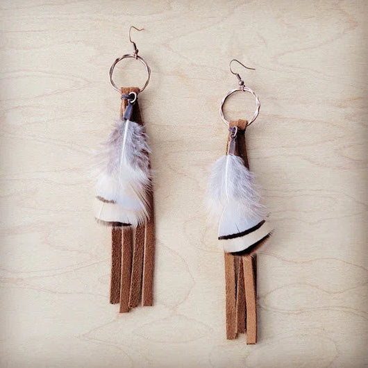 Brinco de Couro com Franja de Camurça Boho Tan Cervo - Pena Marrom 217c