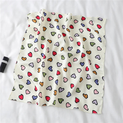 Pañuelo de Seda Estampado Corazones - Foulard Cuadrado Multiuso para Mujer - Image 6