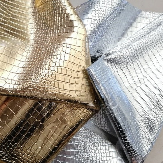 Bolso de Cocodrilo Dorado y Plateado en Cuero Artificial